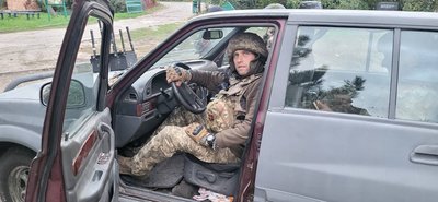 "Військові РФ розкидують "пелюстки" й "їжачки" — водій медеваку 128 бригади ТРО Дніпра "Військові РФ розкидують "пелюстки" й "їжачки" — водій медеваку 128 бригади ТРО Дніпра