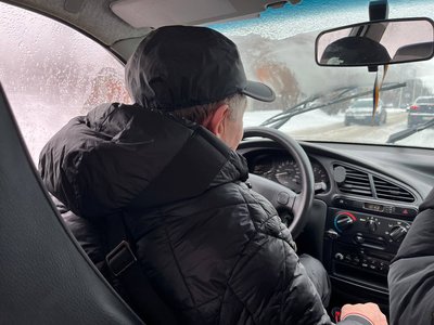 "По коліна снігу": як у Черкасах долають негоду "По коліна снігу": як у Черкасах долають негоду
