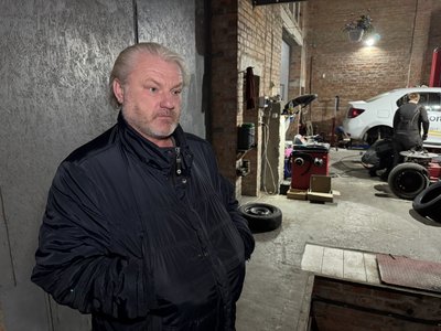 У Полтаві водії "перевзувають" автівки: чи здорожчала послуга У Полтаві водії "перевзувають" автівки: чи здорожчала послуга