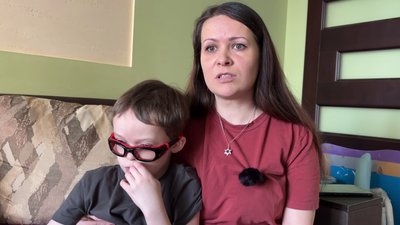Нікіта з мамою Вітою Нікіта з мамою Вітою
