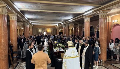 В Ужгороді попрощалися із народним художником України Володимиром Микитою В Ужгороді попрощалися із народним художником України Володимиром Микитою