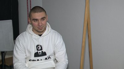 Ветеран Роман Парамущак зі Львова відкрив студію та фотографує предмети Ветеран Роман Парамущак зі Львова відкрив студію та фотографує предмети