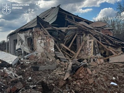 Наслідки дронового удару у Богодухові 13 квітня 2026 року Наслідки дронового удару у Богодухові 13 квітня 2026 року