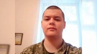 На Чернігівщині попрощалися з трьома військовими ЗСУ, які загинули захищаючи Україну На Чернігівщині попрощалися з трьома військовими ЗСУ, які загинули захищаючи Україну