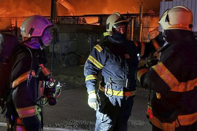 Пожежа на одному з приватних підприємств Житомира: загоряння гасили понад 6 годин Пожежа на одному з приватних підприємств Житомира: загоряння гасили понад 6 годин