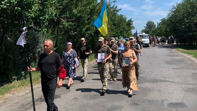 На Чернігівщині попрощалися з двома військовими ЗСУ — Ігорем Кошелем та Олександром Дерюгою На Чернігівщині попрощалися з двома військовими ЗСУ — Ігорем Кошелем та Олександром Дерюгою