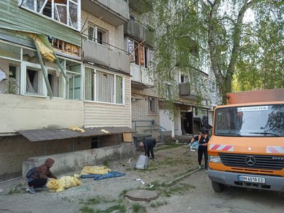 “Повилітало все з “м’ясом”. Очевидці розповіли про російський обстріл Охтирки “Повилітало все з “м’ясом”. Очевидці розповіли про російський обстріл Охтирки