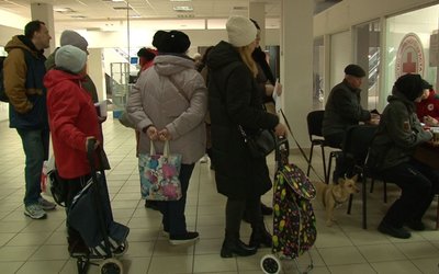 У Черкасах волонтери Червоного Хреста видають безоплатний корм для тварин У Черкасах волонтери Червоного Хреста видають безоплатний корм для тварин