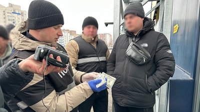 У Чернігові правоохоронці викрили схеми ухилення від призову та затримали двох чоловіків У Чернігові правоохоронці викрили схеми ухилення від призову та затримали двох чоловіків
