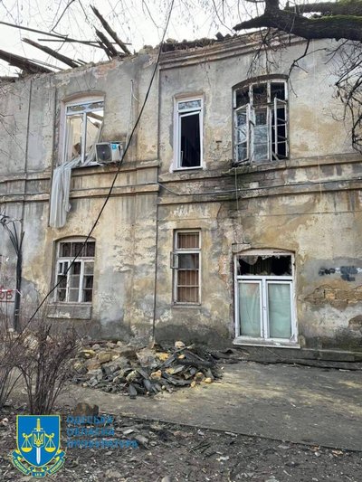 Армія РФ двома хвилями дронів атакувала Одесу: є влучання, шість поранених та пошкоджені будинки Армія РФ двома хвилями дронів атакувала Одесу: є влучання, шість поранених та пошкоджені будинки