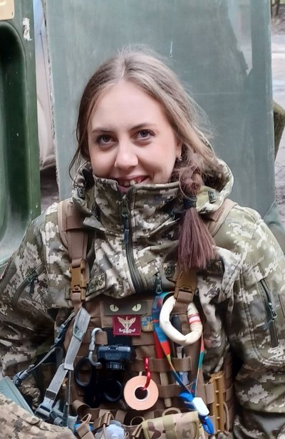 Бойова медицина фельдшерка 95-ї ОДШБр Донецька область Бойова медицина фельдшерка 95-ї ОДШБр Донецька область