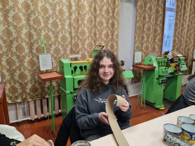 Понад 5 тисяч окопних свічок за 4 роки: старшокласники ліцею №24 Житомира допомагають ЗСУ Понад 5 тисяч окопних свічок за 4 роки: старшокласники ліцею №24 Житомира допомагають ЗСУ