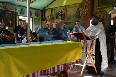 Сумська громада провела в останню путь двох військовослужбовців Сумська громада провела в останню путь двох військовослужбовців