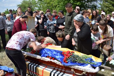 "Загинув, рятуючи побратима": на Одещині простилися з бійцем танкової бригади "Загинув, рятуючи побратима": на Одещині простилися з бійцем танкової бригади