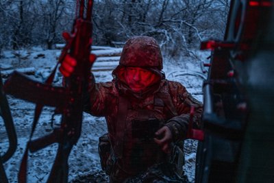 Піхотинець бригади "Помста" під час ротації з позиції на Харківщині 14 листопада 2024 року Піхотинець бригади "Помста" під час ротації з позиції на Харківщині 14 листопада 2024 року