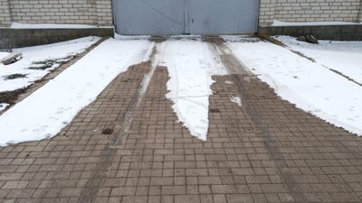 У Миколаївській області чоловік пошкодив ворота й кинув гранату у двір сусіда — поліція У Миколаївській області чоловік пошкодив ворота й кинув гранату у двір сусіда — поліція