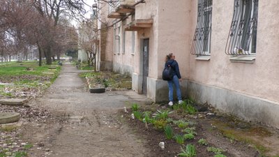 Пішки під обстрілами: як соціальні працівники у Дружківці допомагають літнім людям виживати Пішки під обстрілами: як соціальні працівники у Дружківці допомагають літнім людям виживати