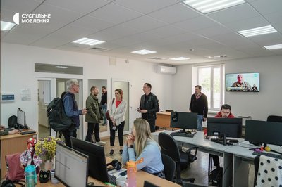 Важливо підтримувати незалежне медіа у складних умовах, — Сілла Бенке відвідала Суспільне Чернігів Важливо підтримувати незалежне медіа у складних умовах, — Сілла Бенке відвідала Суспільне Чернігів