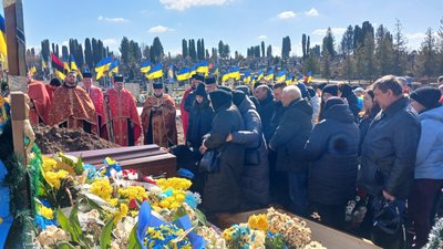 У Тернополі попрощалися з військовим Василем Злагодою У Тернополі попрощалися з військовим Василем Злагодою