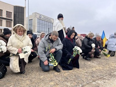 На Одещині поховали двох військових, які загинули на фронті На Одещині поховали двох військових, які загинули на фронті