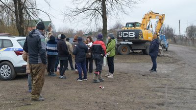 "Як трахкає, я глушу музикою". Що розповіли очевидці атаки по Піщаному на Сумщині "Як трахкає, я глушу музикою". Що розповіли очевидці атаки по Піщаному на Сумщині