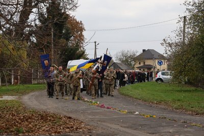 Луцька громада попрощалася з 44-річним захисником Віктором Бондаруком Луцька громада попрощалася з 44-річним захисником Віктором Бондаруком