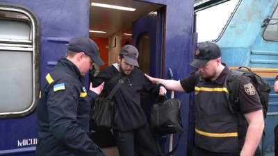 "Було страшно кудись їхати": що розповіли люди, яких евакуювали з Донеччини на Рівненщину "Було страшно кудись їхати": що розповіли люди, яких евакуювали з Донеччини на Рівненщину