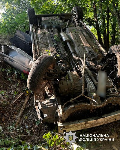 Смертельна ДТП на Черкащині: авто перекинулося на узбіччі