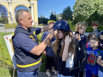 Металошукачі, гранати та міни: рятувальники ДСНС для дітей літніх таборів у Житомирі влаштували гру-навчання Металошукачі, гранати та міни: рятувальники ДСНС для дітей літніх таборів у Житомирі влаштували гру-навчання
