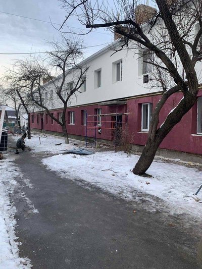 Роботи на фінішному етапі: в Ірпені завершують відбудову двох будинків на Гостомельському шосе Роботи на фінішному етапі: в Ірпені завершують відбудову двох будинків на Гостомельському шосе