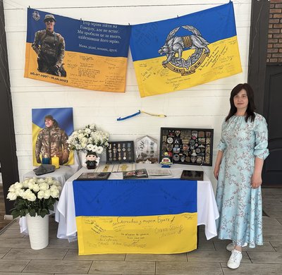 "Здійснили його мрію". Рідні й побратими кропивницького спецпризначенця у річницю його загибелі піднялися на Говерлу "Здійснили його мрію". Рідні й побратими кропивницького спецпризначенця у річницю його загибелі піднялися на Говерлу