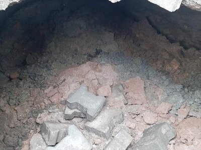 У Звягелі на Житомирщині серед міста утворилося провалля – рух для автотранспорту закрили У Звягелі на Житомирщині серед міста утворилося провалля – рух для автотранспорту закрили