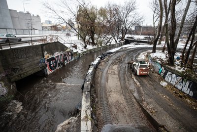 У Києві майже розчистили підземну частину річки Либідь У Києві майже розчистили підземну частину річки Либідь