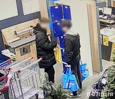 Теракт у Житомирі: правоохоронці затримали чоловіків, ймовірно причетних до підриву вибухового пристрою під поліцією Теракт у Житомирі: правоохоронці затримали чоловіків, ймовірно причетних до підриву вибухового пристрою під поліцією