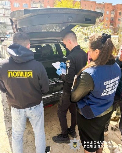 Військового підозрюють у вимаганні 4,2 тисячі доларів США за переведення до "тилового" підрозділу на Рівненщині Військового підозрюють у вимаганні 4,2 тисячі доларів США за переведення до "тилового" підрозділу на Рівненщині