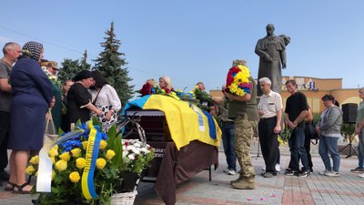 Із 48-річним бійцем Сергієм Шевченком попрощались у Рівному Із 48-річним бійцем Сергієм Шевченком попрощались у Рівному