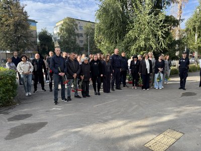 «Це дуже велика втрата для нас»: у Полтаві відкрили меморіальні дошки двом загиблим рятувальним «Це дуже велика втрата для нас»: у Полтаві відкрили меморіальні дошки двом загиблим рятувальним