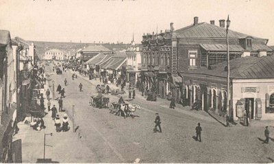 Хмельницький славився своїми мешканцями: тут була багата верства населення — купці і промисловці — які мали гроші Хмельницький славився своїми мешканцями: тут була багата верства населення — купці і промисловці — які мали гроші