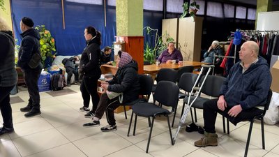 Дрони літають… за людьми полюють”. Як евакуювали родину з дітьми з Лимана Дрони літають… за людьми полюють”. Як евакуювали родину з дітьми з Лимана