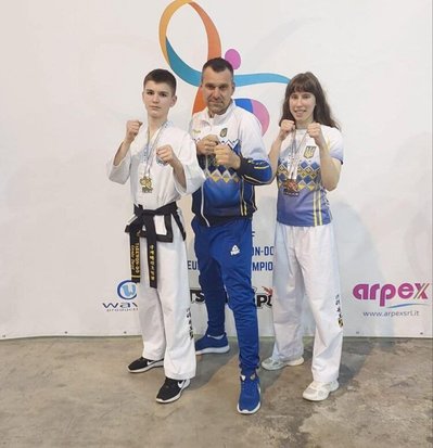 Трьом спортсменам Житомира за перемоги на міжнародному рівні вручили грошові винагороди Трьом спортсменам Житомира за перемоги на міжнародному рівні вручили грошові винагороди
