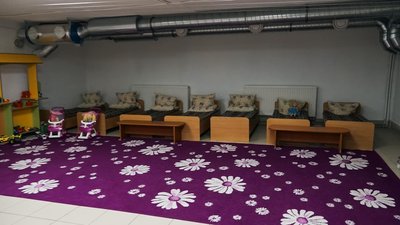 Безпечне та затишне: у дитсадку на Крюківщині відкрили укриття з ігровими зонами та спортзалом Безпечне та затишне: у дитсадку на Крюківщині відкрили укриття з ігровими зонами та спортзалом