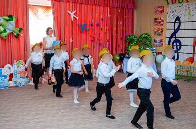 Preschoolers are taught to march at the "Willow" kindergarten in Kherson region Preschoolers are taught to march at the "Willow" kindergarten in Kherson region