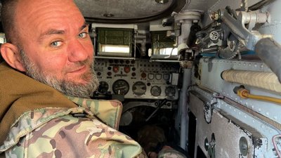 БМП-2 навчання тренування екіпажі військовослужбовці 28-ї ОМБр механік-водій Олександр Донецька область 11 жовтня 2024 рік БМП-2 навчання тренування екіпажі військовослужбовці 28-ї ОМБр механік-водій Олександр Донецька область 11 жовтня 2024 рік