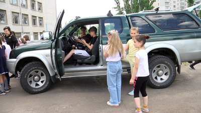 У Житомирі учні та вчителі ліцею №24 зібрали 350 тисяч гривень на автівку для ЗСУ