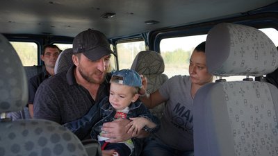 "Боюся їхати, але немає вибору". З Покровська на Донеччині волонтери продовжують евакуацію людей "Боюся їхати, але немає вибору". З Покровська на Донеччині волонтери продовжують евакуацію людей