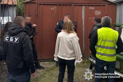 15 тисяч доларів США за шлюб: жінку з Вінниччини підозрюють в незаконному переправленні чоловіків за кордон 15 тисяч доларів США за шлюб: жінку з Вінниччини підозрюють в незаконному переправленні чоловіків за кордон