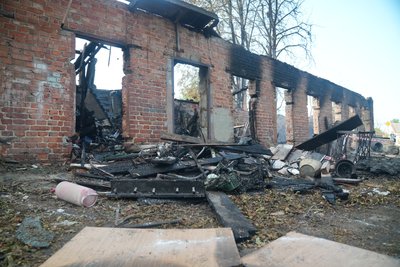 «Ми ледь вилізли, витягували з-під завалів», — наслідки російської атаки на Суми «Ми ледь вилізли, витягували з-під завалів», — наслідки російської атаки на Суми