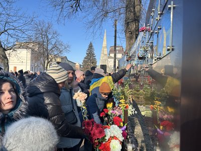 У містах Черкащини провели спільний молебень у третю річницю повномасштабної війни У містах Черкащини провели спільний молебень у третю річницю повномасштабної війни