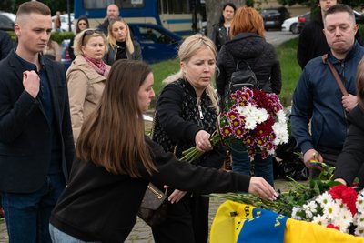 В Ужгороді попрощалися із полеглим захисником Віктором Зацариніним В Ужгороді попрощалися із полеглим захисником Віктором Зацариніним