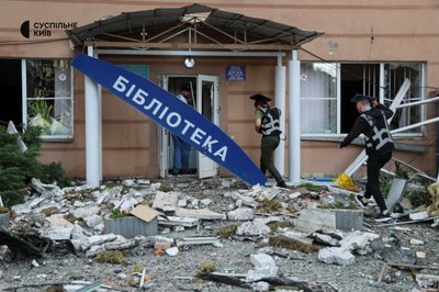 "Хвилею вибило двері паркінгу, яке укриття": жителі пошкодженого столичного будинку про нічну атаку "Хвилею вибило двері паркінгу, яке укриття": жителі пошкодженого столичного будинку про нічну атаку